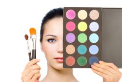 Machiajul dusmanul realitatii - makeup school l